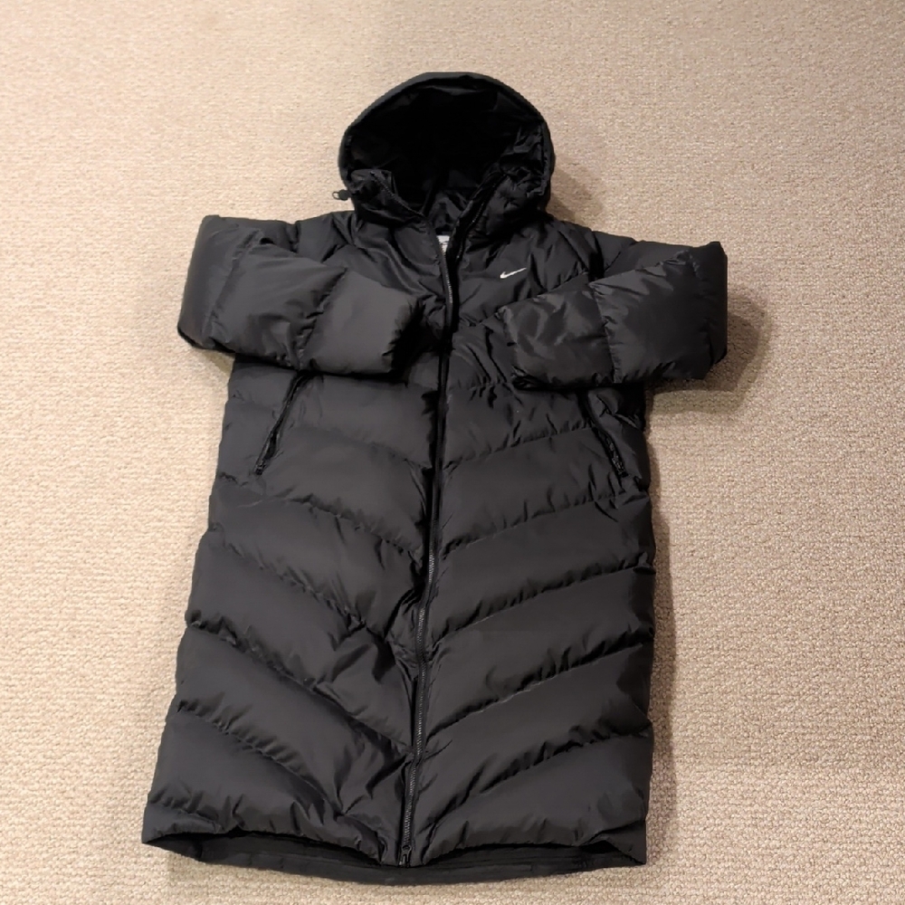 Nike Women's Sportswear Windpuffer Storm-FIT Loose Hooded Down Parka